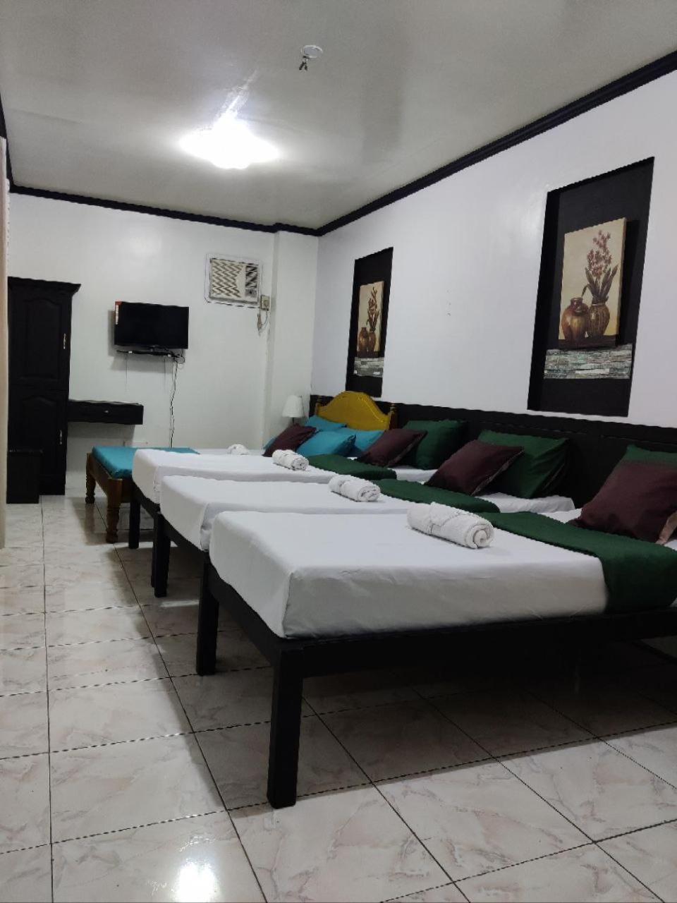 Center Parkway Pension House Калибо Экстерьер фото
