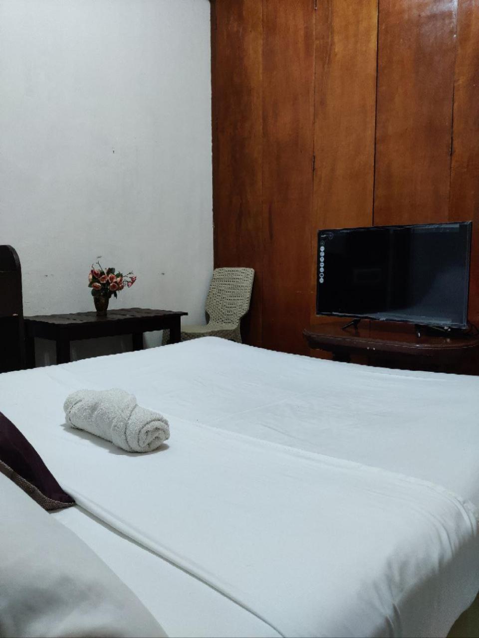Center Parkway Pension House Калибо Экстерьер фото