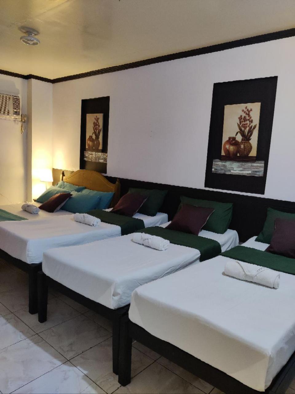 Center Parkway Pension House Калибо Экстерьер фото